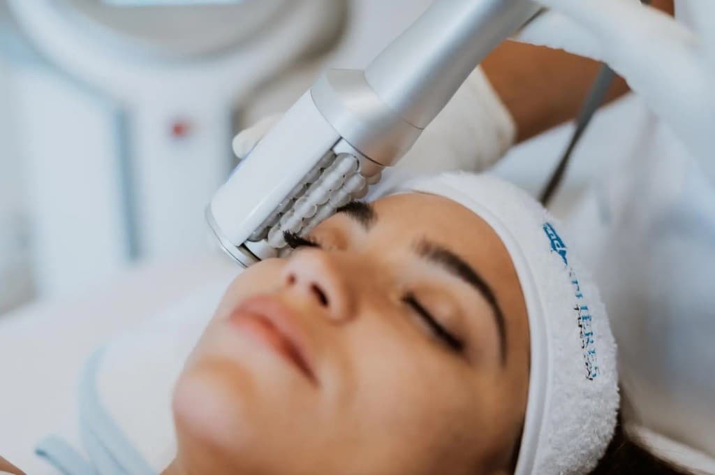 Endosphere compressive micro-vibration therapy applied during a facial treatment